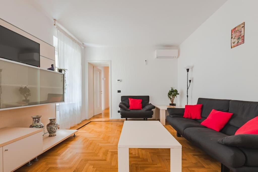 Piazza Unita Central Apartment 的里雅斯特 外观 照片